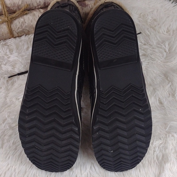 JBU Black and Cream Winter Boots with Faux Fur Trim Size 7 - Picture 5 of 6